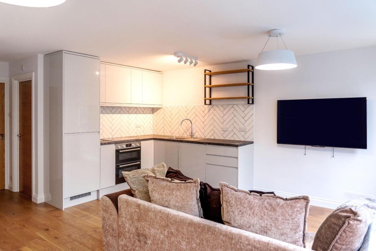 Flat - Broadwood Terrace, W8 London